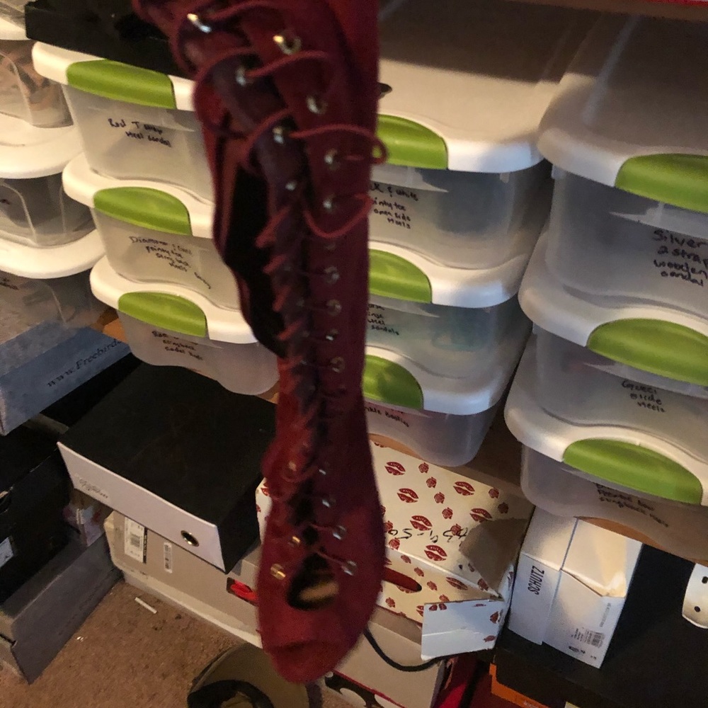 Lace up boots Suede like